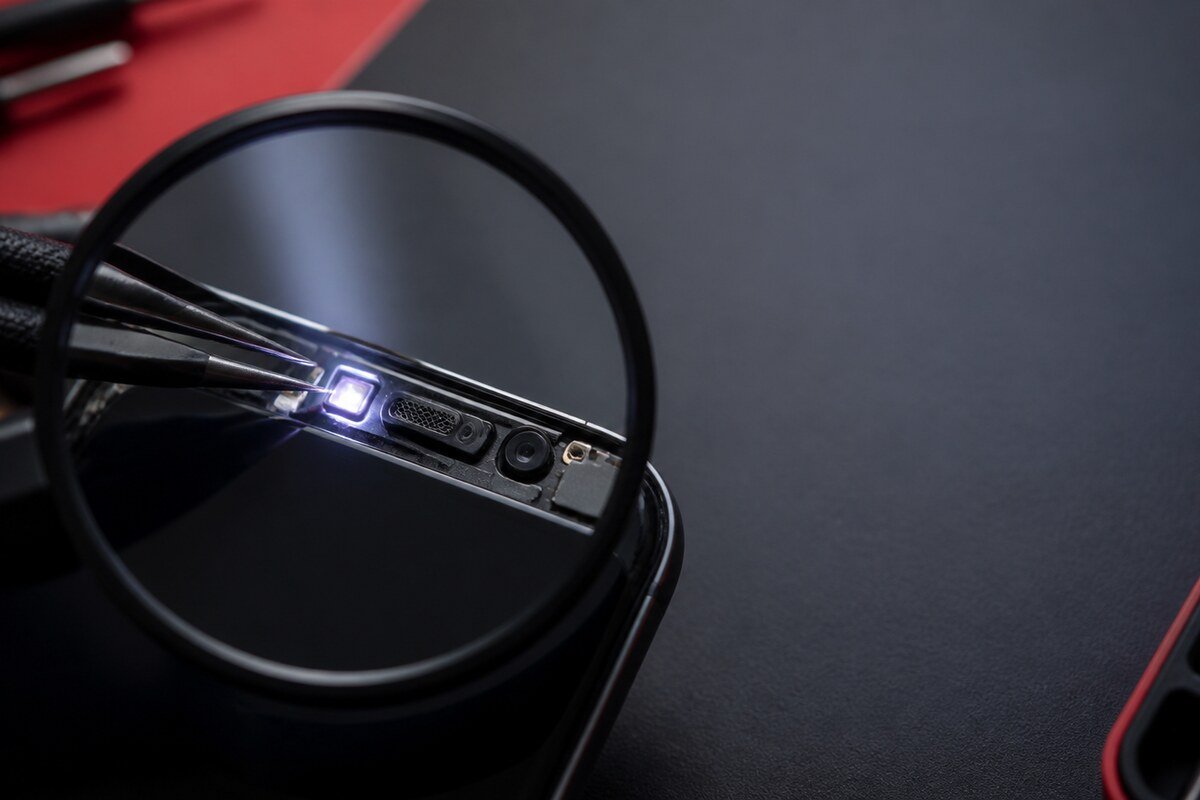 Auto brightness tests before phone sensor diagnosis